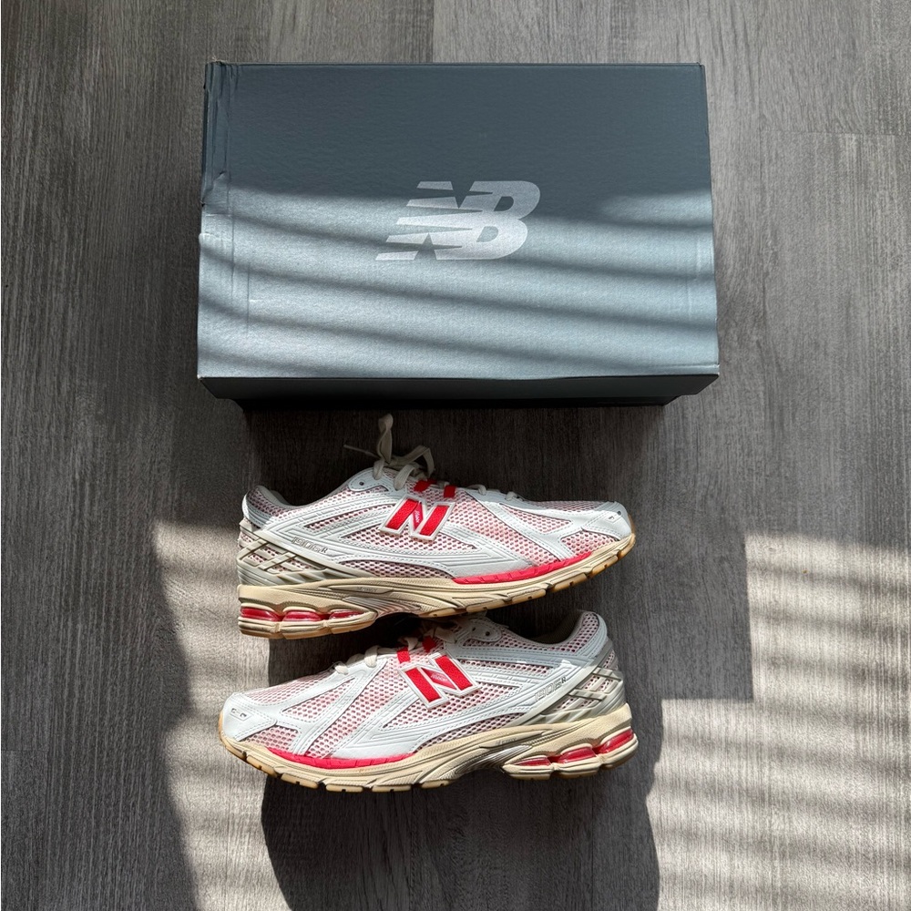 New Balance 1906r Sea Salt True Red